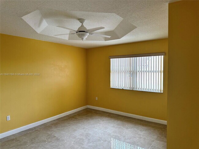 Foto del edificio - 925 NW 82nd Ave