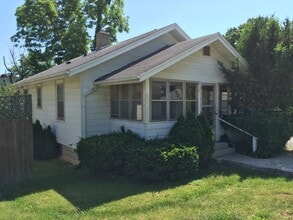 Building Photo - 414 E Hillside Dr Building Photo - 414 E Hillside Dr