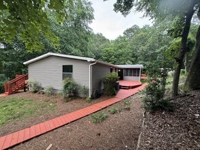 Building Photo - 1547 Tugaloo State Park Rd