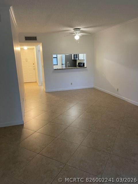 Building Photo - 6760 Palmetto Cir S