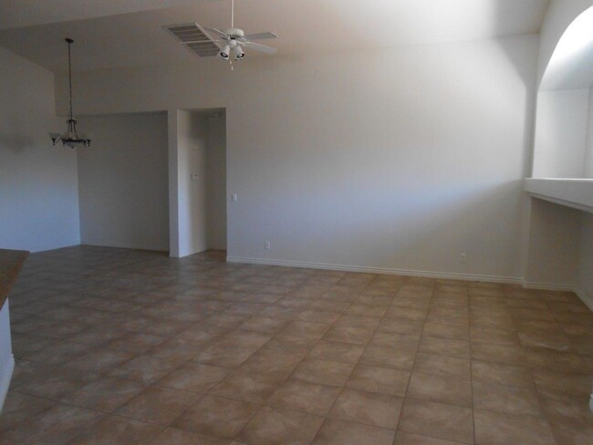 Building Photo - Spacious 1 Story Home in Aliante Gated Com...