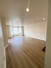 Building Photo - 2318 Taraval St