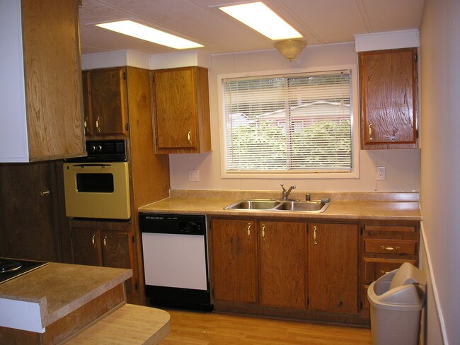 Building Photo - 2079 Elizabeth Pl