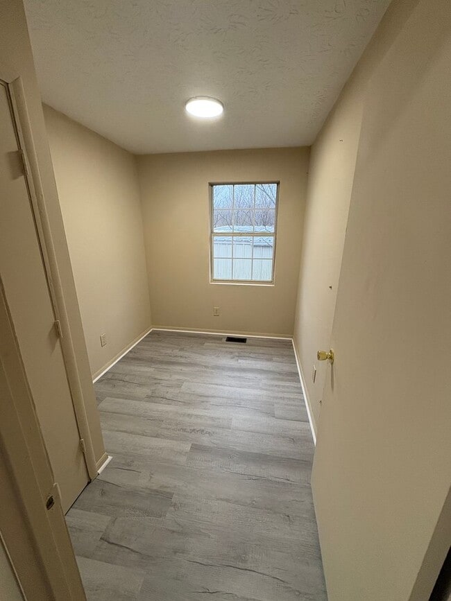 Building Photo - 56 Waterson Lane