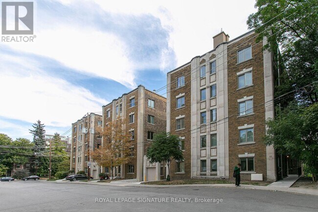 Building Photo - 396 Avenue Rd