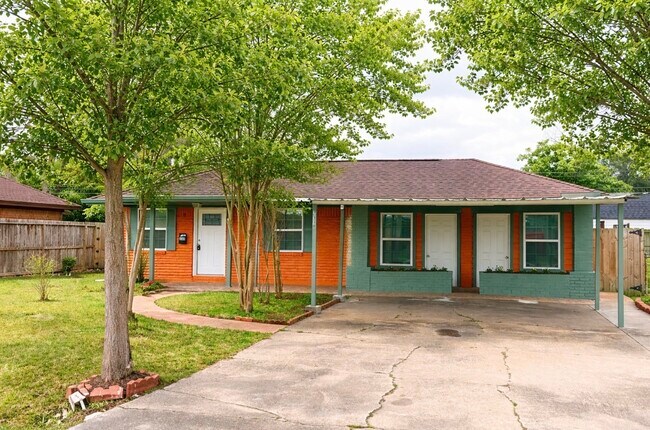 Foto del edificio - 2330 Hillshire Dr