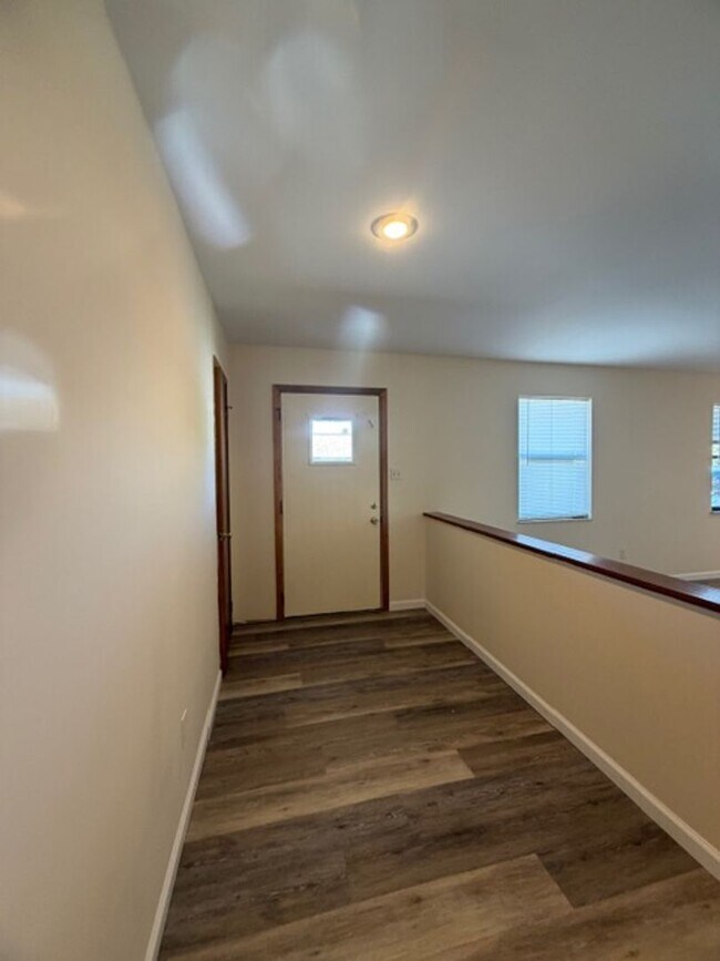 Foto del edificio - 2 Bedroom Duplex close to I -140 Contact Debra Johnson (865) 591-8281