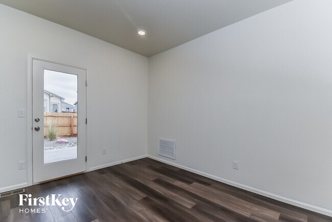 Foto del edificio - 9784 Borderpine Way