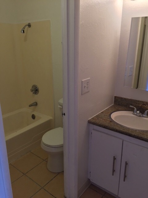 Building Photo - 4660 Westside Rd