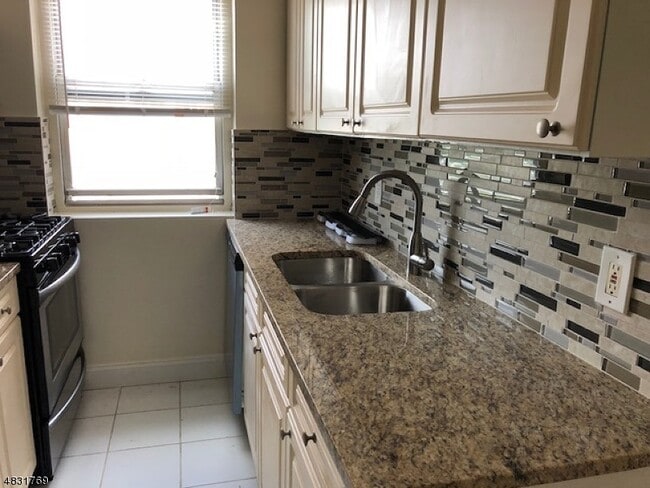 Building Photo - 1484 Terrace Cir
