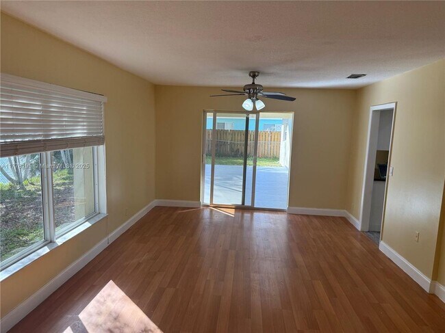Foto del edificio - 5112 SW 87th Terrace