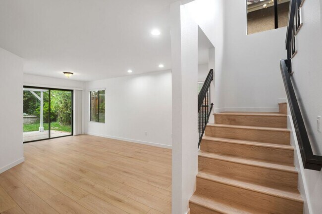 Building Photo - 4139 Lost Springs Dr
