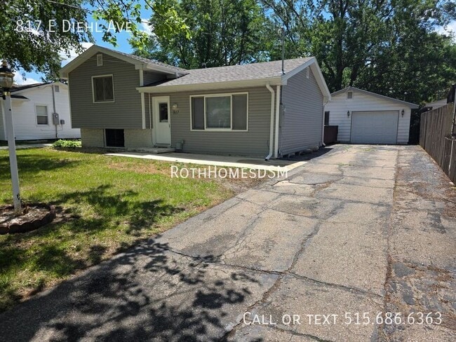 Building Photo - 817 E Diehl Ave