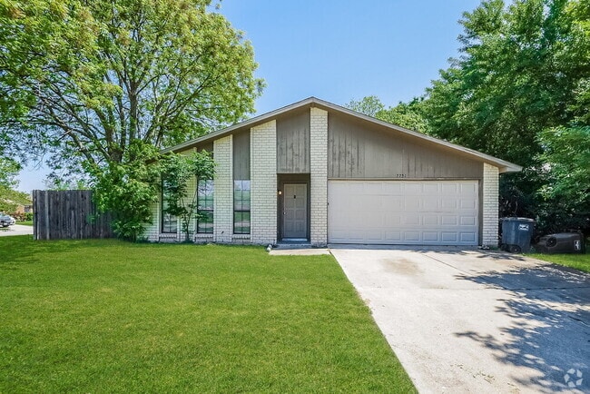 Building Photo - 7751 Yellowleaf Ct