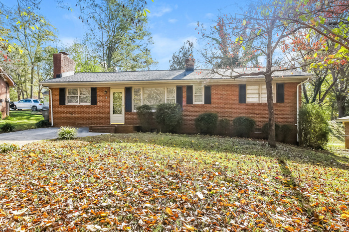 Primary Photo - 3 Bed Spartanburg Home