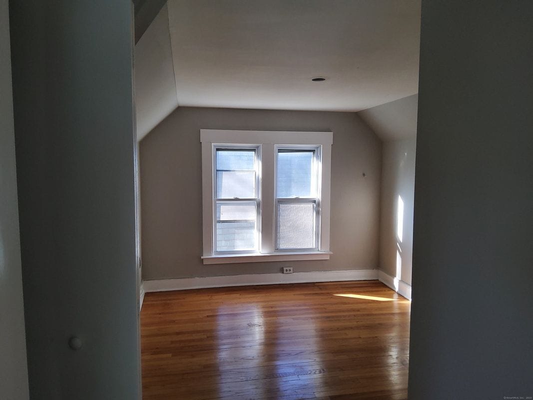 Primary Photo - 718 Winchester Ave
