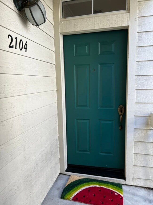 Building Photo - Spacious 2BR/2BA Redwood Shores Condo with Balcony, Natural Light & Garage Parking