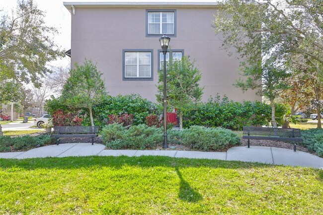 Foto del edificio - 1307 Salem Orchard Ln