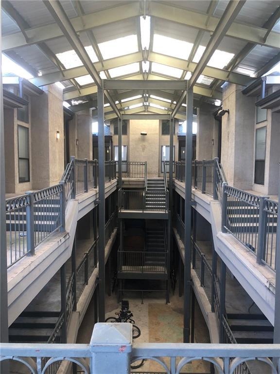 Foto del edificio - 1910 Robbins Pl