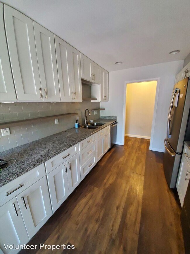 Building Photo - 2 br, 2 bath House - 1120 N Graycroft Ave.