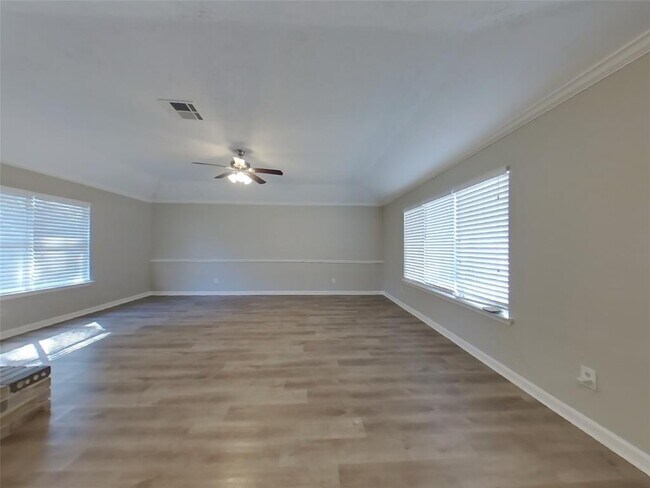 Building Photo - 17526 Jolly Boat Dr