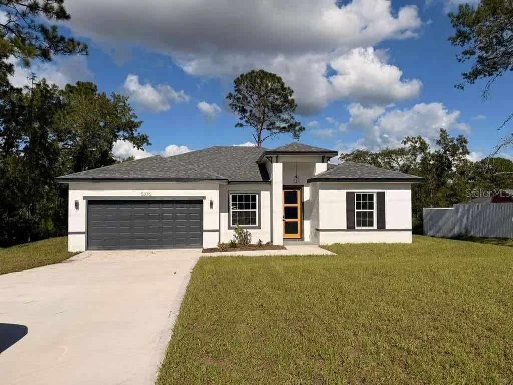 Primary Photo - Charming 4-Bedroom Ocala Retreat with Spac...