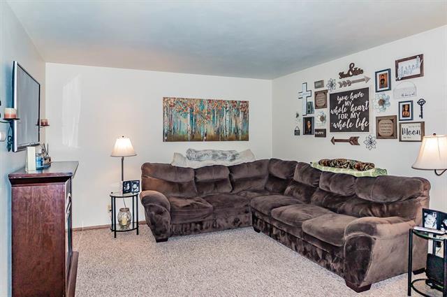 Building Photo - 613 E Washington St