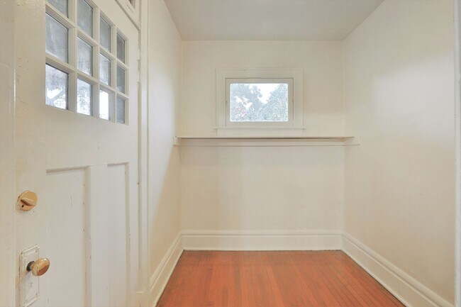 Foto del edificio - 268 E 13th Ave
