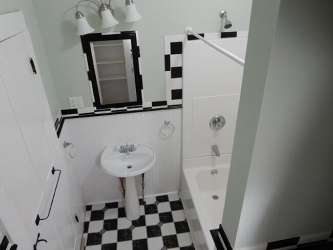Building Photo - Rental unit at The Elms Available June 1st