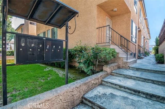 Building Photo - 105 Marguerita Ave