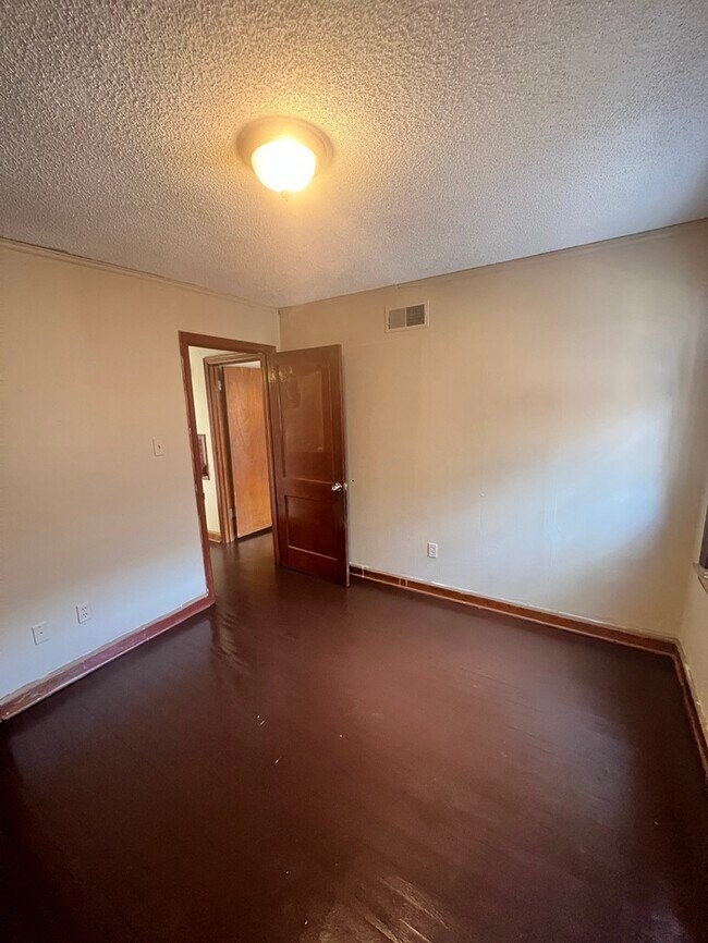 Building Photo - Great Home For Rent