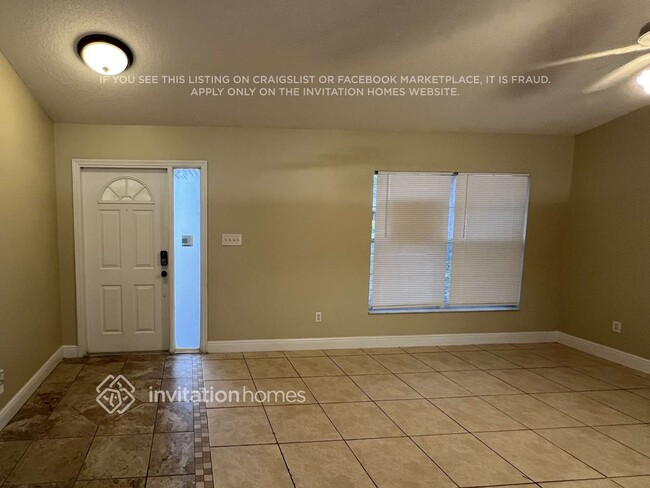 Foto del edificio - 423 Woodview Dr