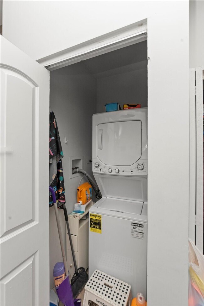 Foto del edificio - 2341 W Montana St