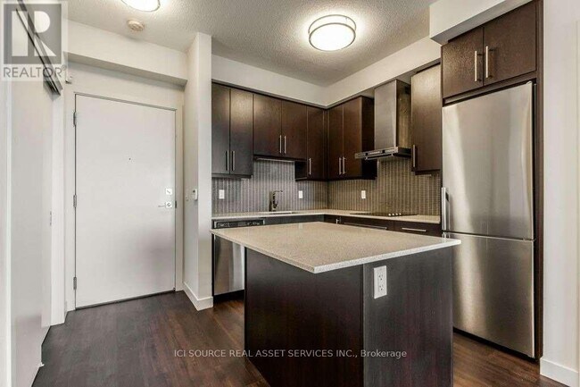 Building Photo - 2087 Fairview St