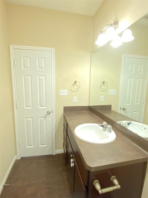 Building Photo - 618 Shady Lake Dr