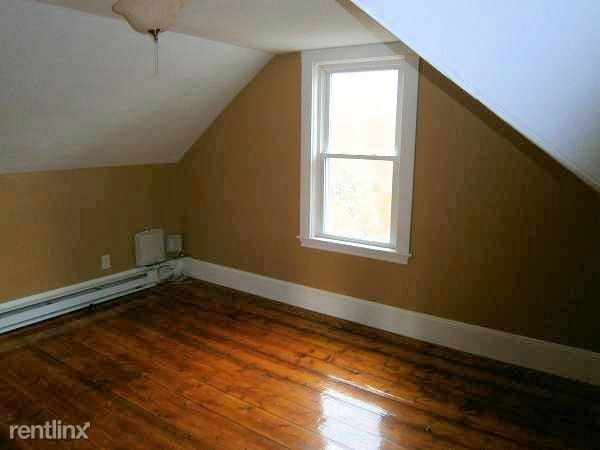 Building Photo - 128 Whiting St