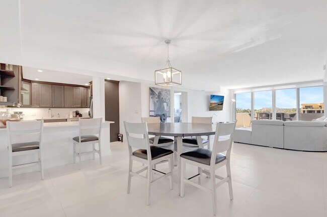 Building Photo - 2773 S Ocean Blvd
