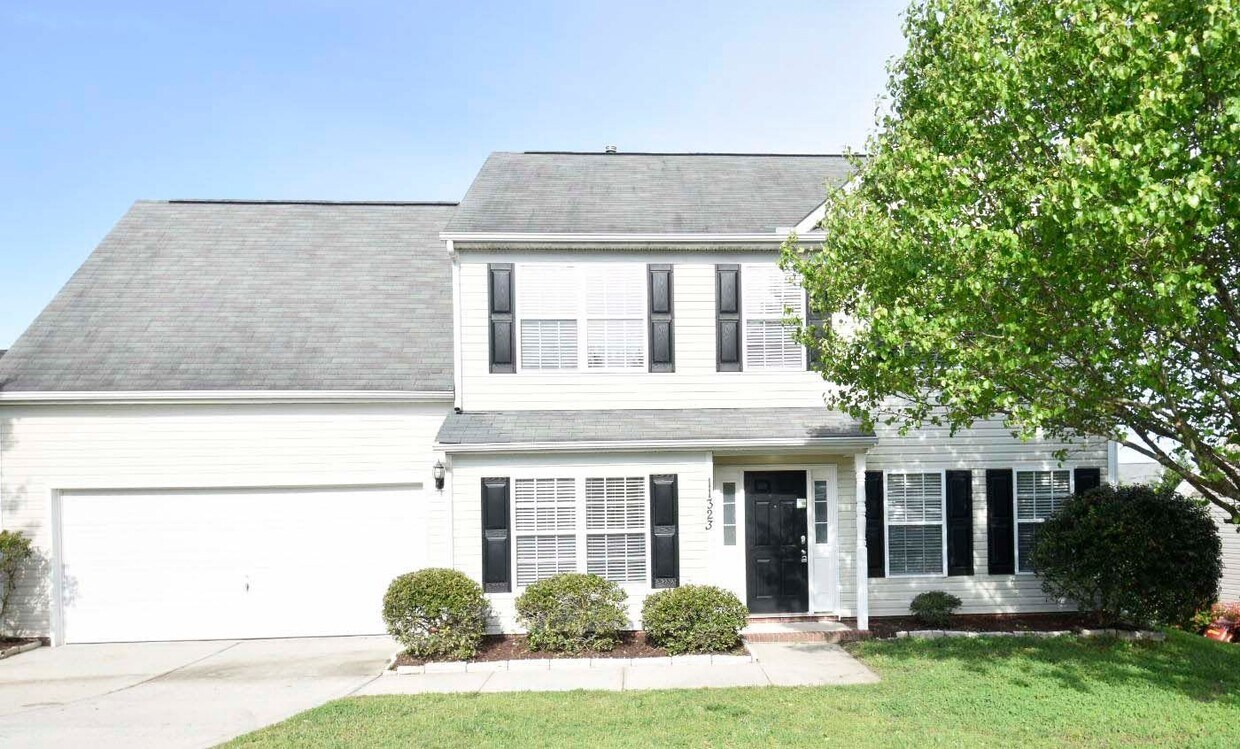 Foto principal - 11323 Pointer Ridge Dr