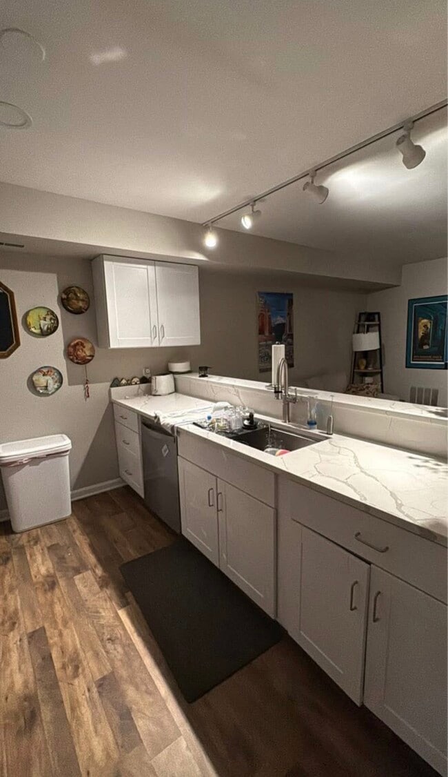 Foto del edificio - 120 Matthew Ct