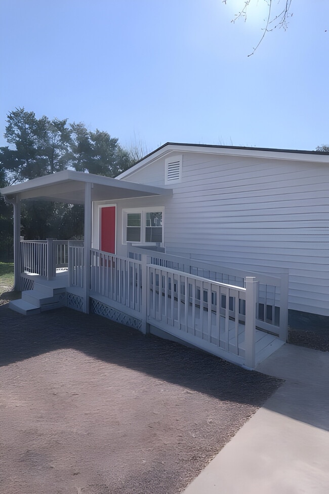 Building Photo - 4032 Pershing Ave