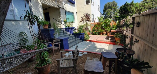 Foto del edificio - 33 Clubhouse Ave