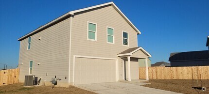 Building Photo - 2415 Sweet Olive