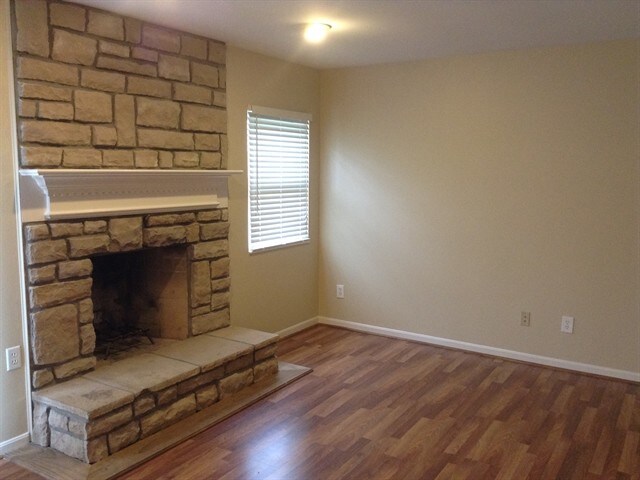 Foto del edificio - 4838 Dartmouth Dr