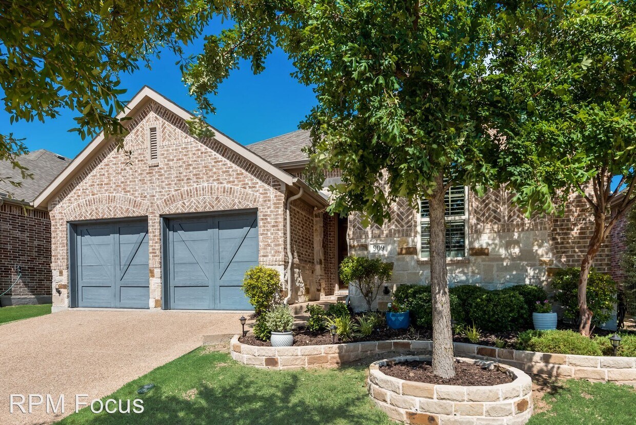 Primary Photo - 4 br, 3 bath House - 909 Warwick Blvd
