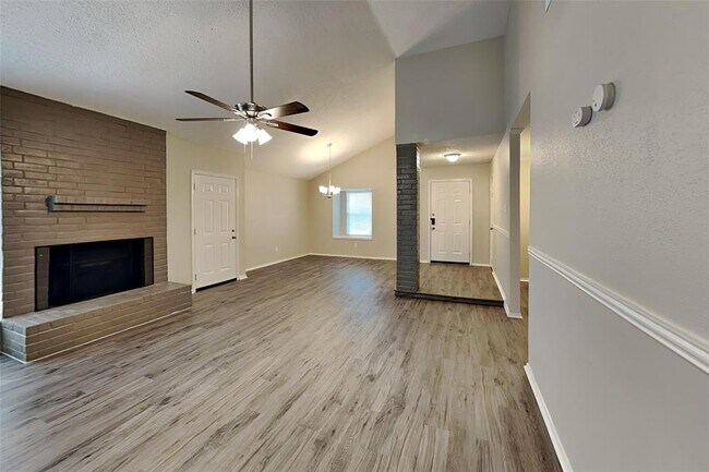 Building Photo - 9606 Yearling Cir