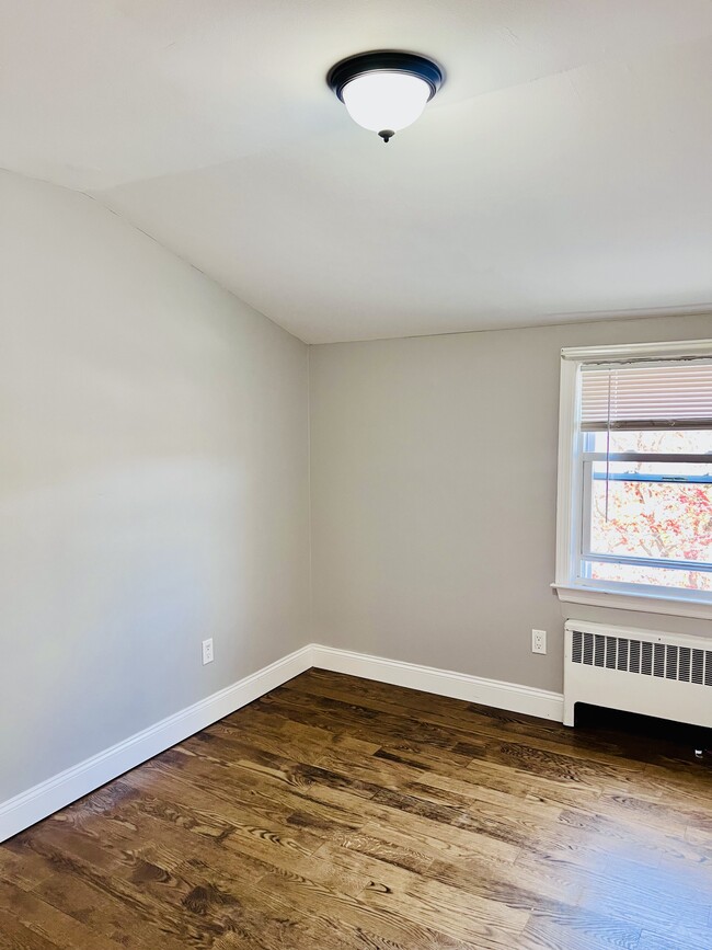Building Photo - 23 Custis Ave