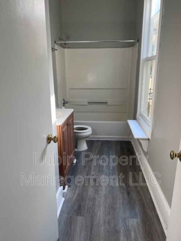 Building Photo - 331 Lema Pl