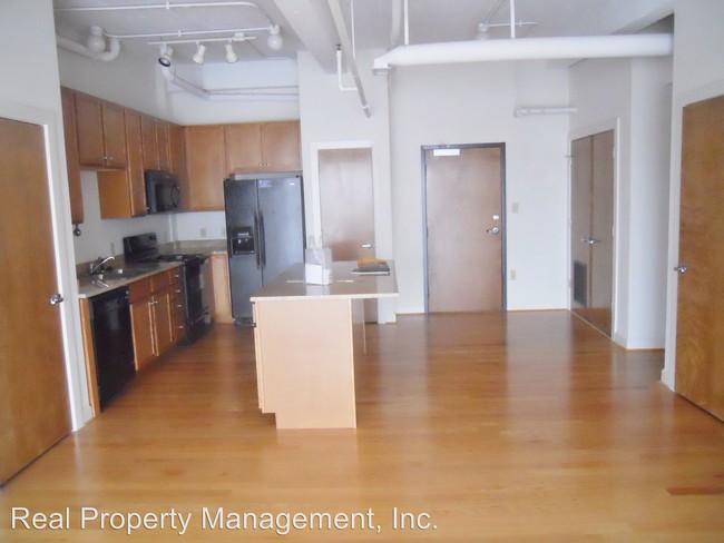 Building Photo - 201 Waters Pl