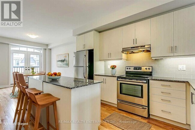 Photo du bâtiment - 1094 Beachcomber Rd