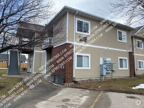 Building Photo - 1112 N 6th St
